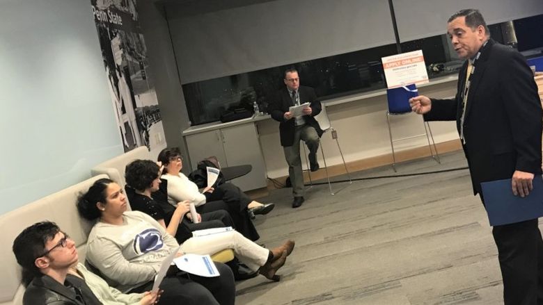 Pedro Anes talks to audience about the 2020 census
