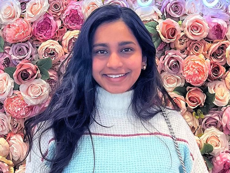 headshot of Janvi Patel